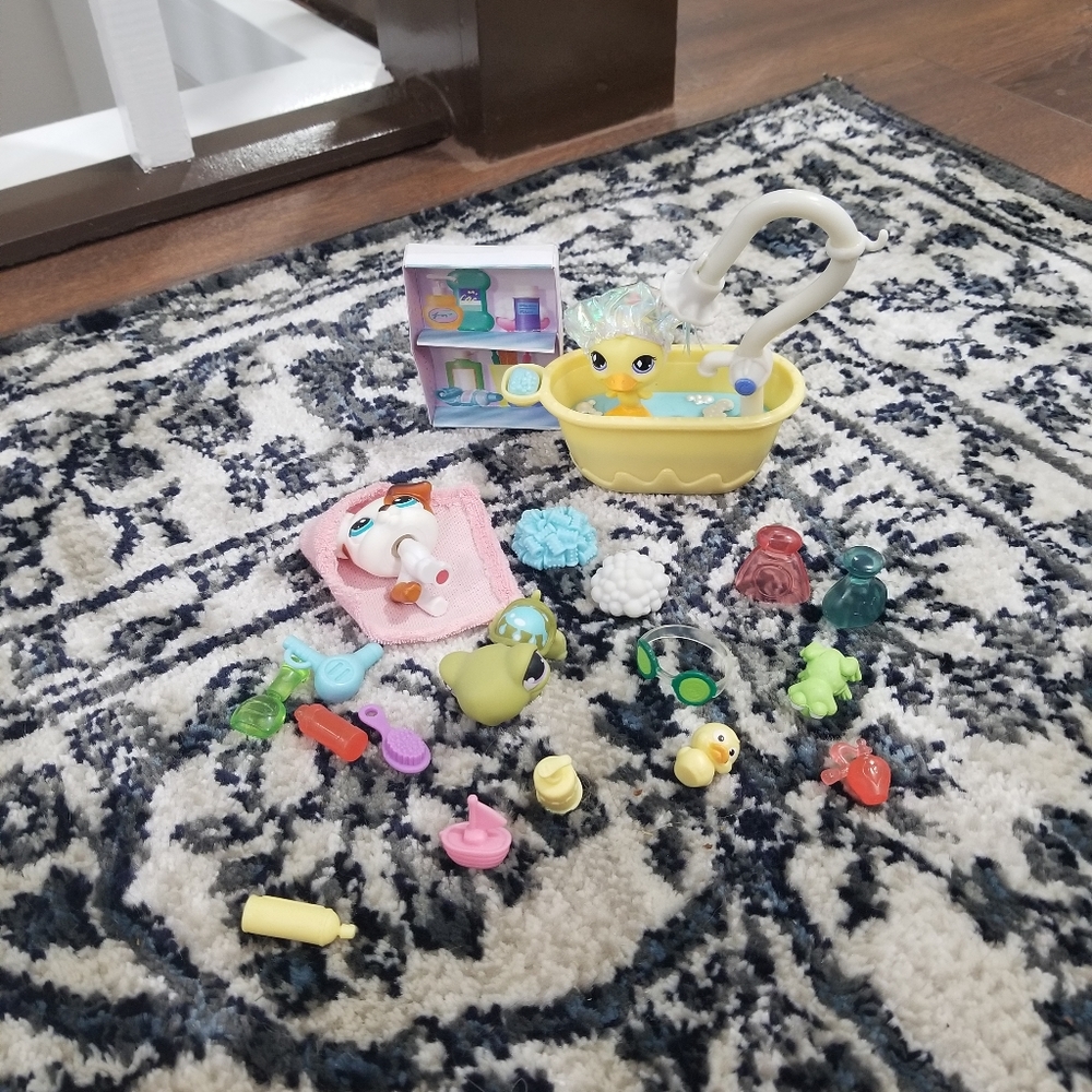 Littlest Pet Shop Bathtub Set, 3 Pets